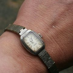 Vintage-ladies-Glycine-mechanical-watch - 17 Jewels -works well and keeps time