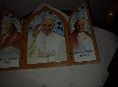 Wood Fram Picture Of The Holly Pope
