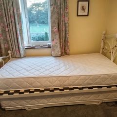 Single bed with pullout bed underneath