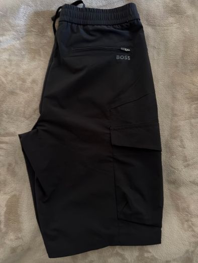 BOSS shorts size UK48