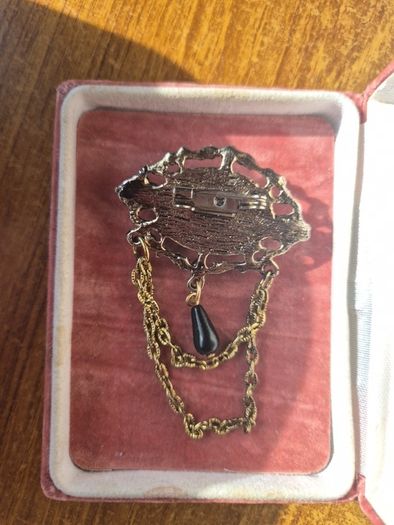 Vintage Black Stone Brooch