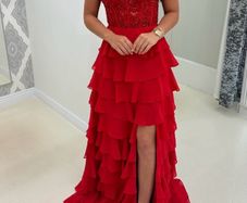 So amazing red debs dress, never worn with tags. Retails at 490 euro