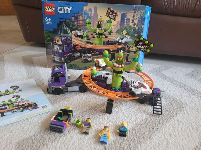 Original Lego City 60313 Space Ride Amusement Truck