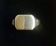 9ct gold signet ring size U
