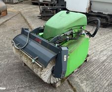Avant Bucket Broom 1100 with sprayer  - Unused