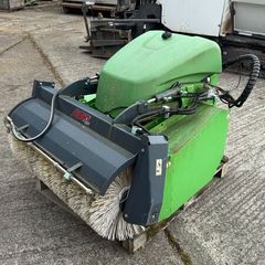 Avant Bucket Broom 1100 with sprayer  - Unused