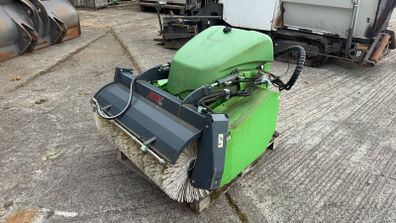 Avant Bucket Broom 1100 with sprayer  - Unused