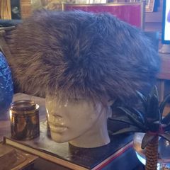 Silver fox hat with lamb leather, D18 post 7e