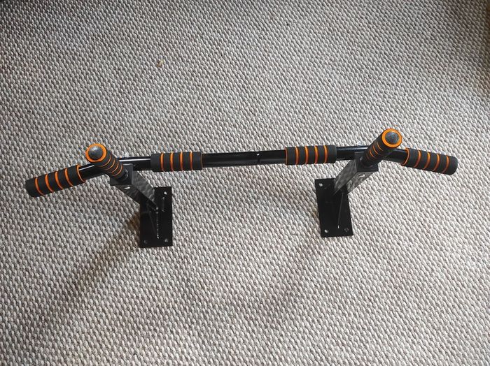 Wall Mounted Pull-Up Bar / Chin-Up Bar