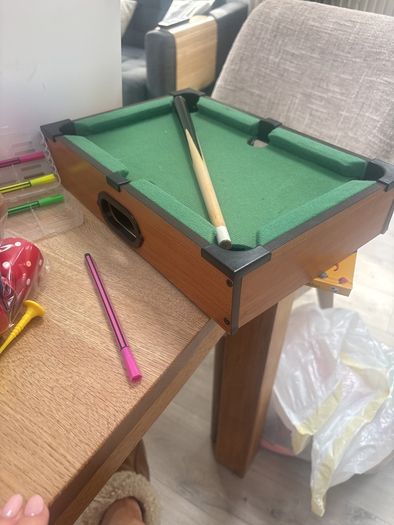 free table top snooker table with one cue no balls