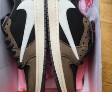 Travis Scott x Air Jordan 1 Low Dark Mocha (UK 10 / EU 45) - Like New, Boxed