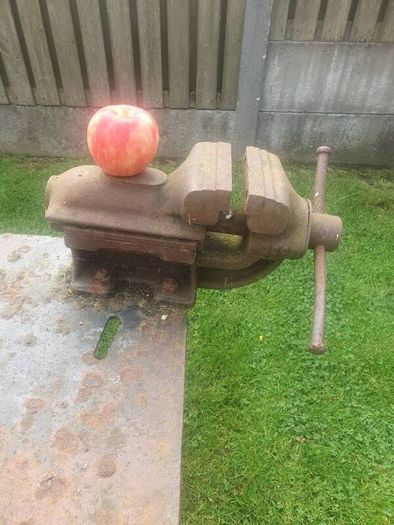 Old Vice (seized/not working) and small Welding Table (very heavy)