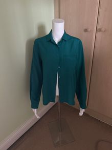 Long sleeve green blouse