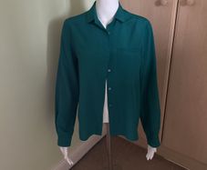 Long sleeve green blouse