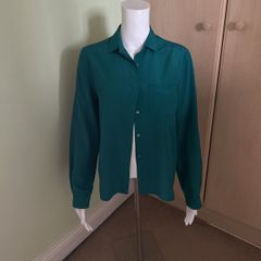 Long sleeve green blouse