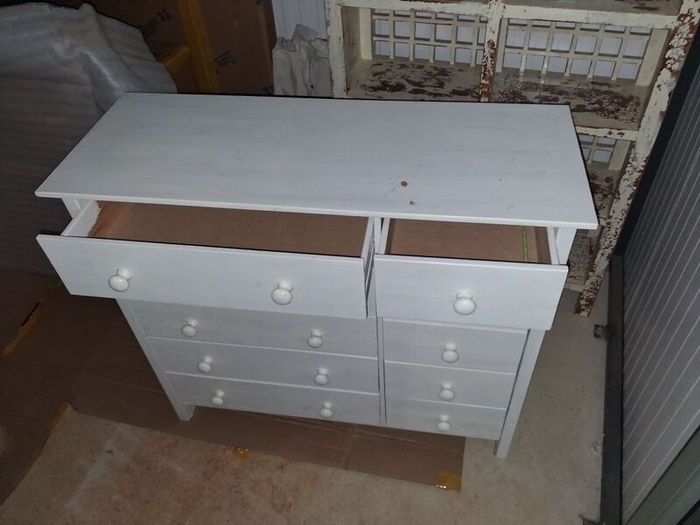 furniture - beautiful set of bedroom drawers