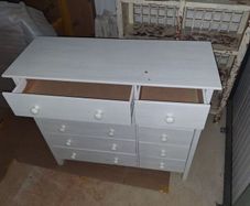 furniture - beautiful set of bedroom drawers