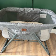 Kangu travel cot