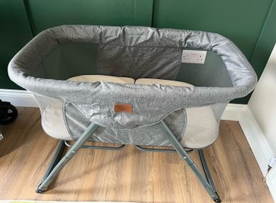 Kangu travel cot