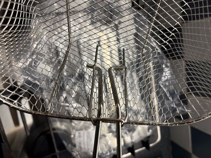 Stainless Steel Fryer Frying Basket Rectangle Wire Mesh Strainer with Long Handle Frying Cooking Tool Kitchen Cooking Tool for 6L fryer