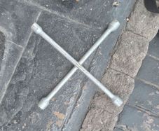 4-way cross wheel wrench