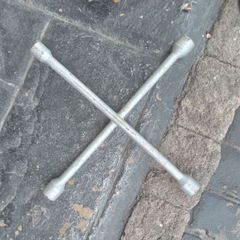4-way cross wheel wrench