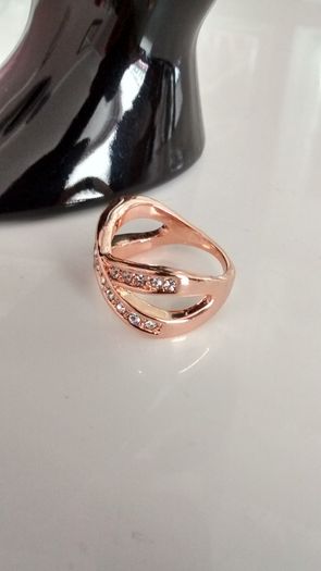Rose Gold Plated Austrian Crystal Cross Ring
