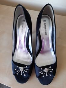 black heels 6 peep toe