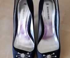 black heels 6 peep toe