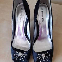black heels 6 peep toe