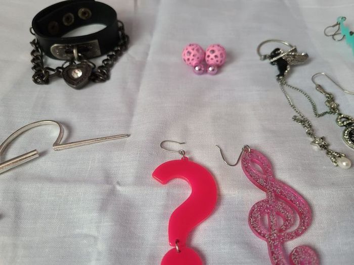 jewelleries 1 euro each or 50 euro for all