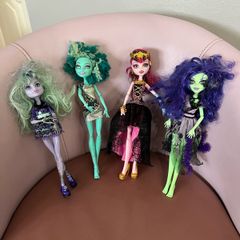 Monster high dolls