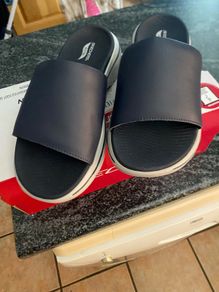 Mens Skechers flip flops