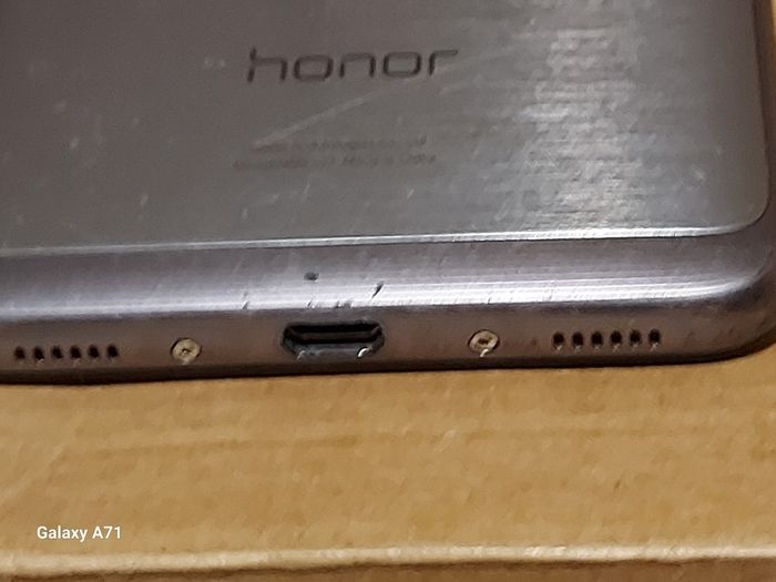 HONOR 7 Lite, Model NEM-L21, FRP Locked, Excellet cosmetic condition, for parts or repair