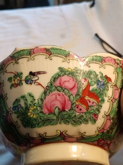 Vintage Famille Rose Hand Painted 14 cms Bowl
