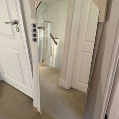 Full length mirror: wall mounted / leaning