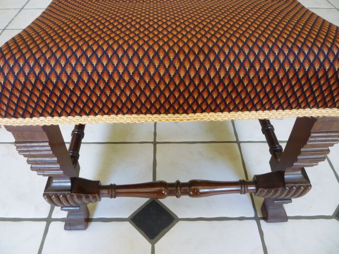 Edwardian William And Mary mahogany Stool. Genuine Antique Edwardian. Excellent condition. Solid & weighty.
