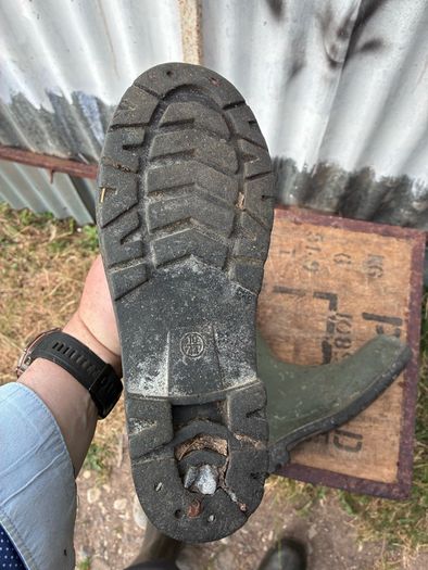 Size 10 steel toe wellington