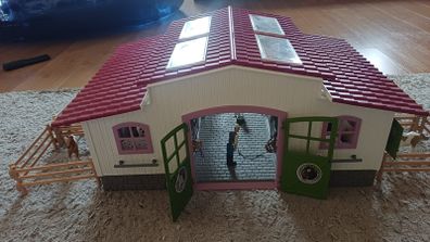 schleich stable