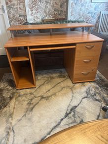 office desk and chair