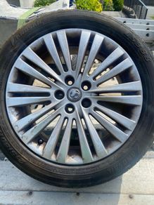 insignia / Astra  alloy wheels. READ CAREFULLY