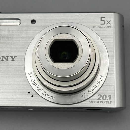 Sony DSC-W800 20.1MP Digital Camera Silver - Full Kit