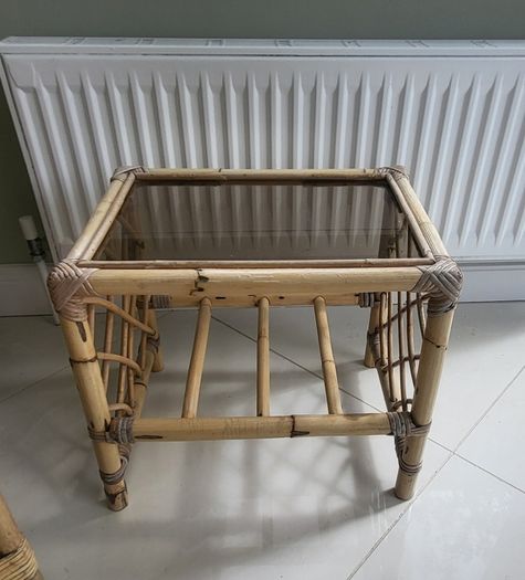 Wicker sofa & table