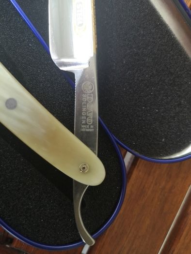 Dovo Solingen carbon steel razor