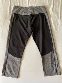 Layer 8 3/4 leggings for women, in very good condition. Size S