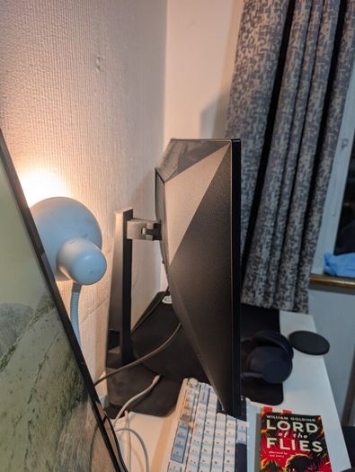 AOC 2k Gaming Monitor CQ27G4X + additional AOC 4k monitor