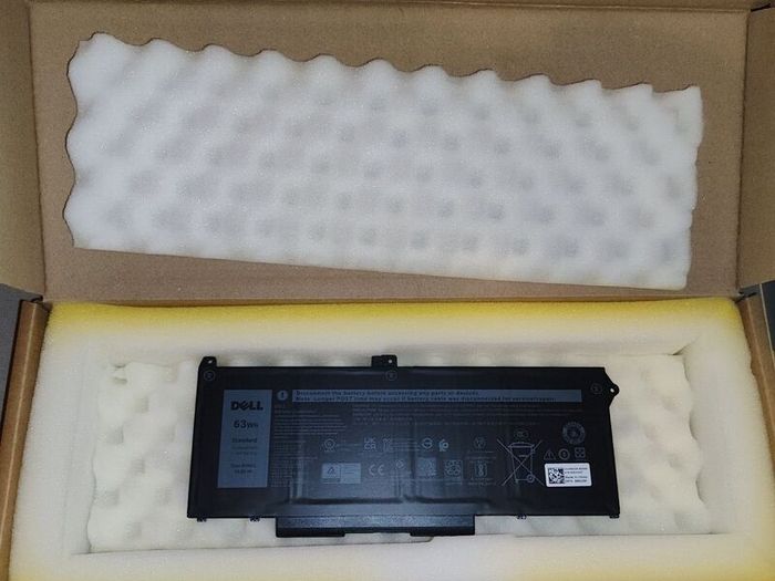 1x Dell 63Wh Type RJ40G laptop Battery. Brand New