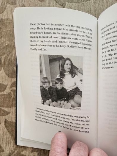 Andrea Corr. Barefoot Pilgrimage. A Memoir. Signed First Edition Hardback With Dustjacket In Very Good Condition.  See Photos For Same.