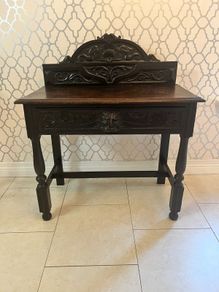 Vintage Oak Green Man Carved console