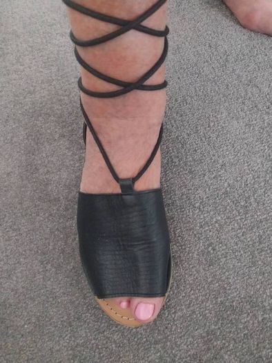 leather Strappy sandals